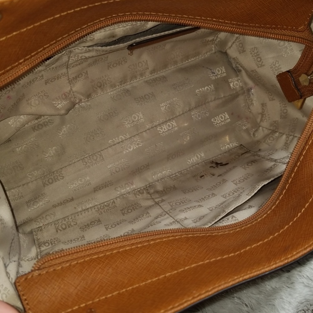 MK Purse - Picture 5 of 8